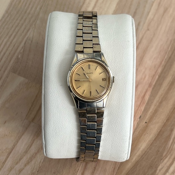 Seiko Ladies Watch Vintage Gold Tone Bracelet Gold Tone Dial Date Window - Picture 1 of 12